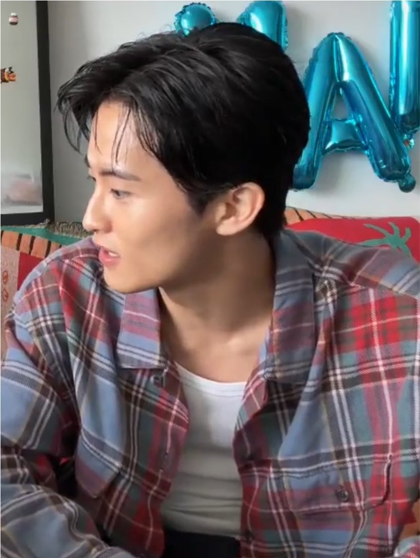 iprayncrybutdry's tweet photo. มุมข้างโคตรหล่อ เป้นคนที่หน้าหล่อจริงๆอะ https://t.co/UoCrLqyAml