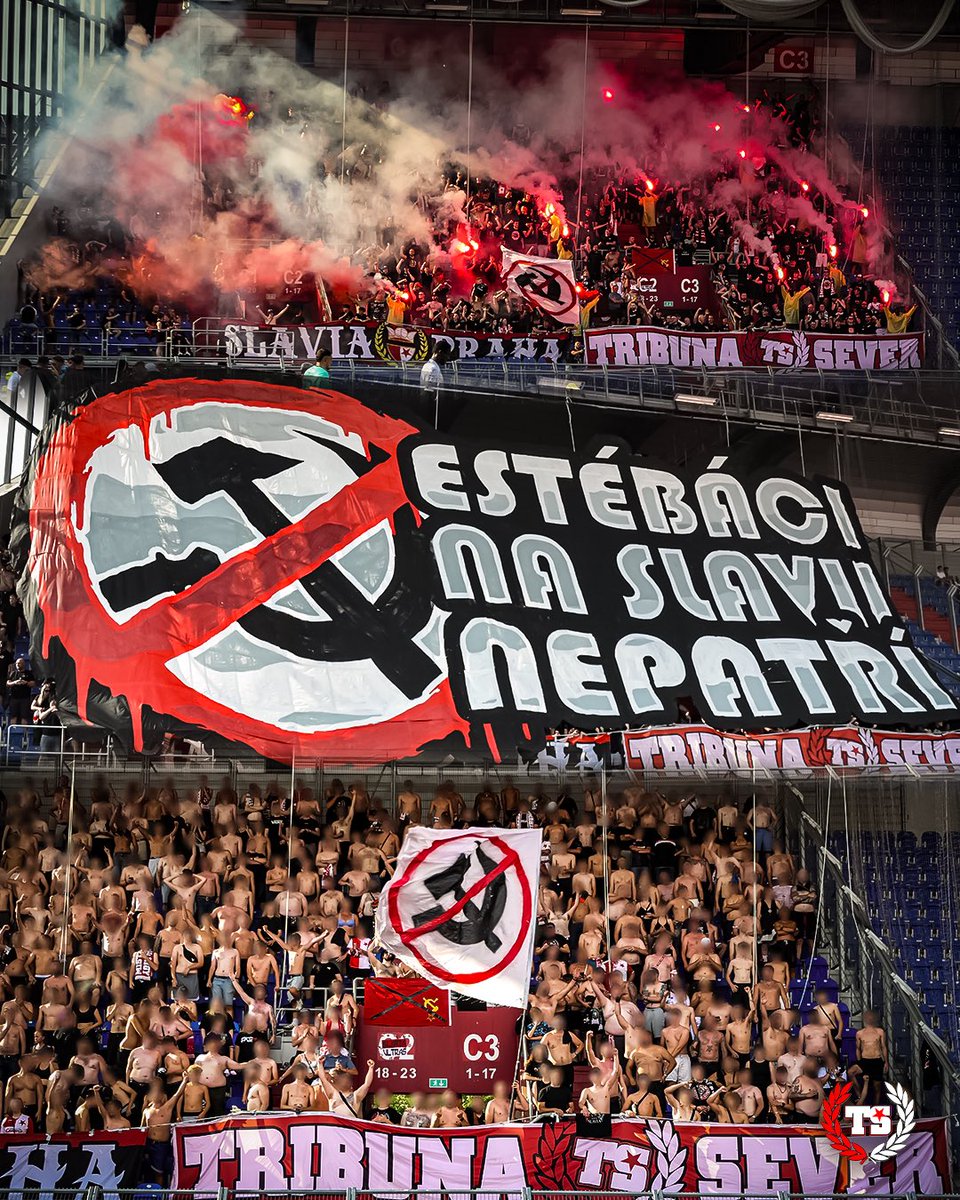 TRIBUNA_SEVER's tweet photo. Tribuna Sever v Ostravě.

#tribunasever #slaviaultras https://t.co/TdZzIkdRpe