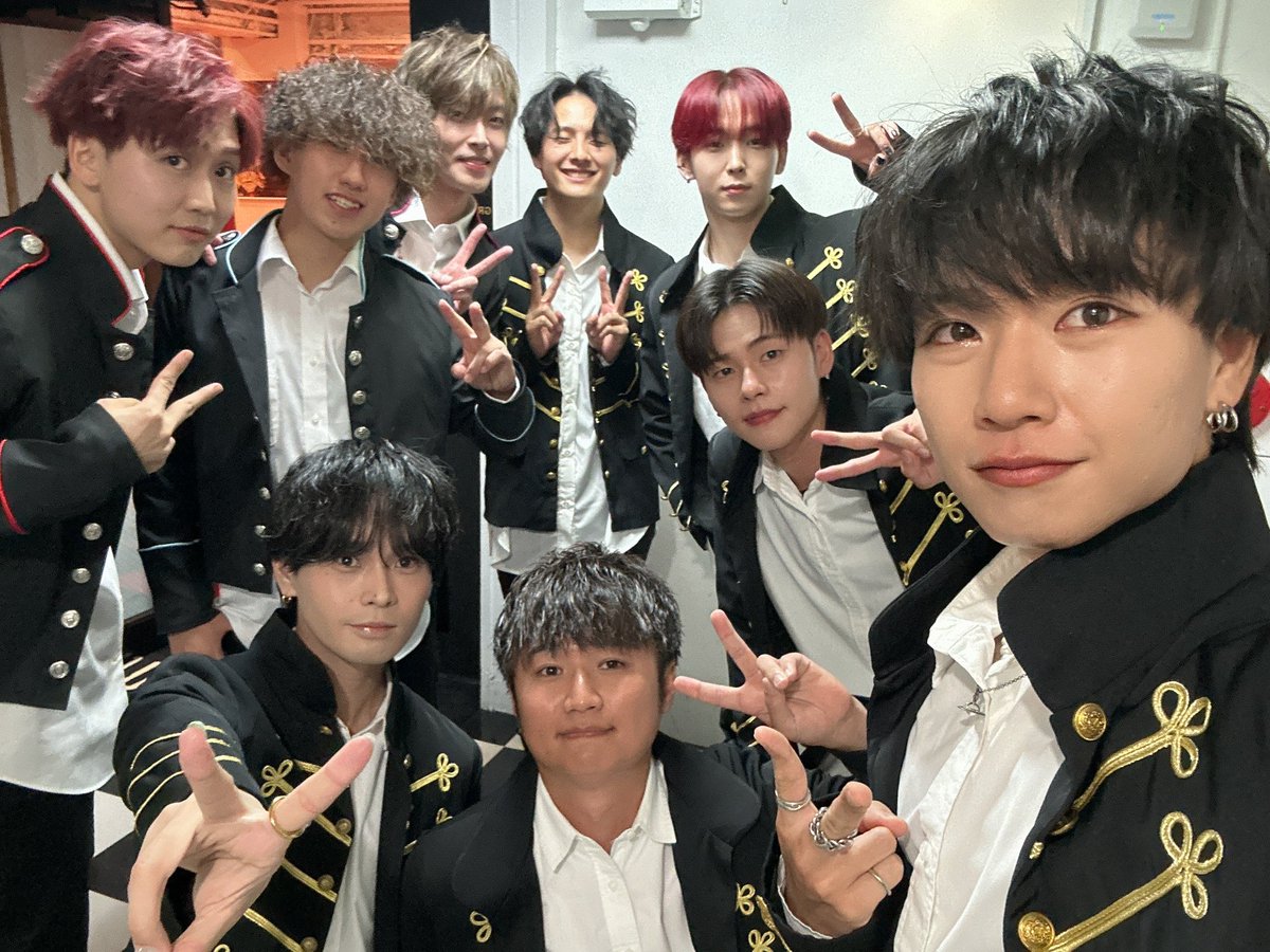 IOF_tossy's tweet photo. 【SALONKITTY “32nd Anniversary”】
改めまして32周年誠におめでとうございます！🎉
僕たちがこうして再びステージに立てるのも32年間この場所を守り続けてこられた伊賀社長をはじめサロキに関わる皆様、そして応援してくださるファンの皆様のおかげです。
素敵な一日を本当にありがとうございました！ https://t.co/GB1gBZICkY