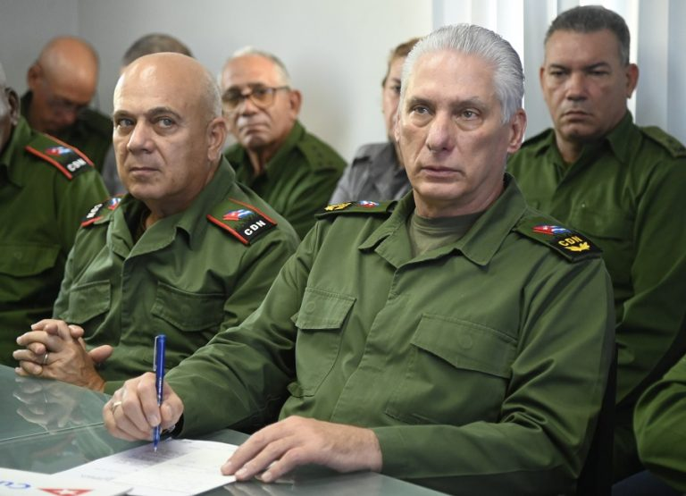 5deseptiembrecu's tweet photo. #DeCuba 🇨🇺 || El trabajo de liderazgo comunitario es esencial en los Consejos de Defensa Municipal y sus Zonas de Defensa https://t.co/AtZUCJ4len https://t.co/YJrj3TdKwN
