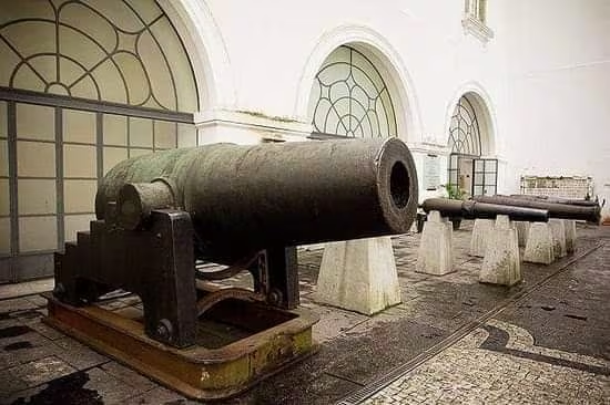 AnaliseGeopol's tweet photo. 🇧🇷🇵🇾 O Paraguai segue atormentando o Brasil, voltando a pedir a devolução do Cañón Cristiano e outros troféus de guerra capturados pelo Exército Brasileiro durante a Guerra da Tríplice Aliança. Políticos paraguaios também voltaram a falar sobre cobrar reparações de guerra. https://t.co/Y5OYxy1fhE
