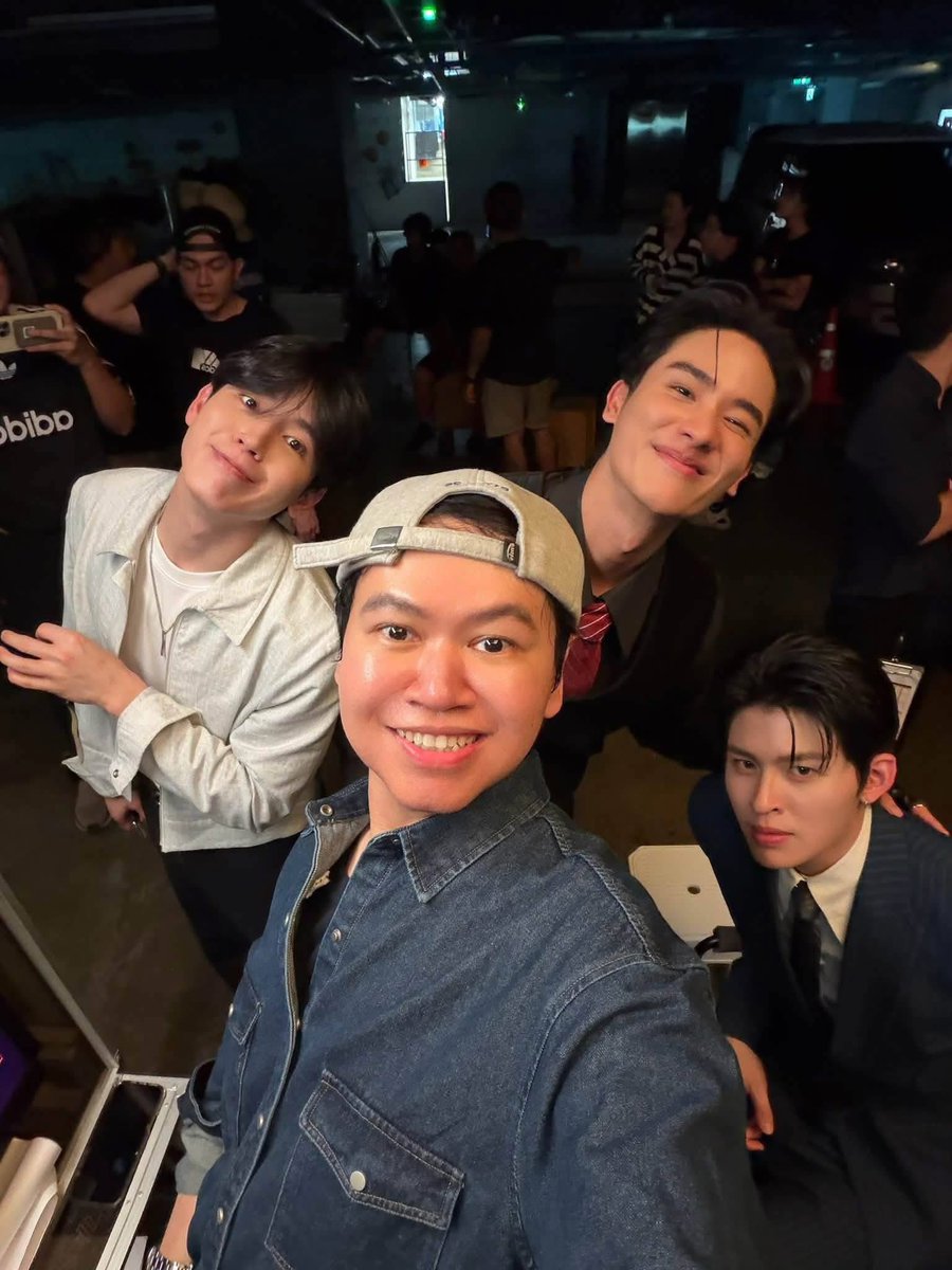 hwaiminn's tweet photo. GmmTheeVက လူစုံတက်စုံ

#PeachAndMeSeriesFinalEP https://t.co/VvOKY957TV