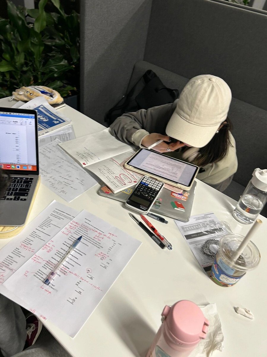 kaila58069's tweet photo. [Huge congrats to me! Just passed the CFA Level 1 exam on the first try—all those late nights studying paid off!  #CFA #ExamSuccess #HardWorkPaysOff]， https://t.co/oZzHZBJkRf