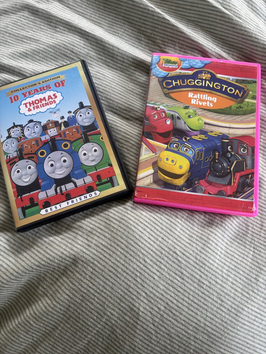 Xensity_art229's tweet photo. I think they will get along. #thomasandfriends #chugginton #dvds https://t.co/oQ6H6grMw5