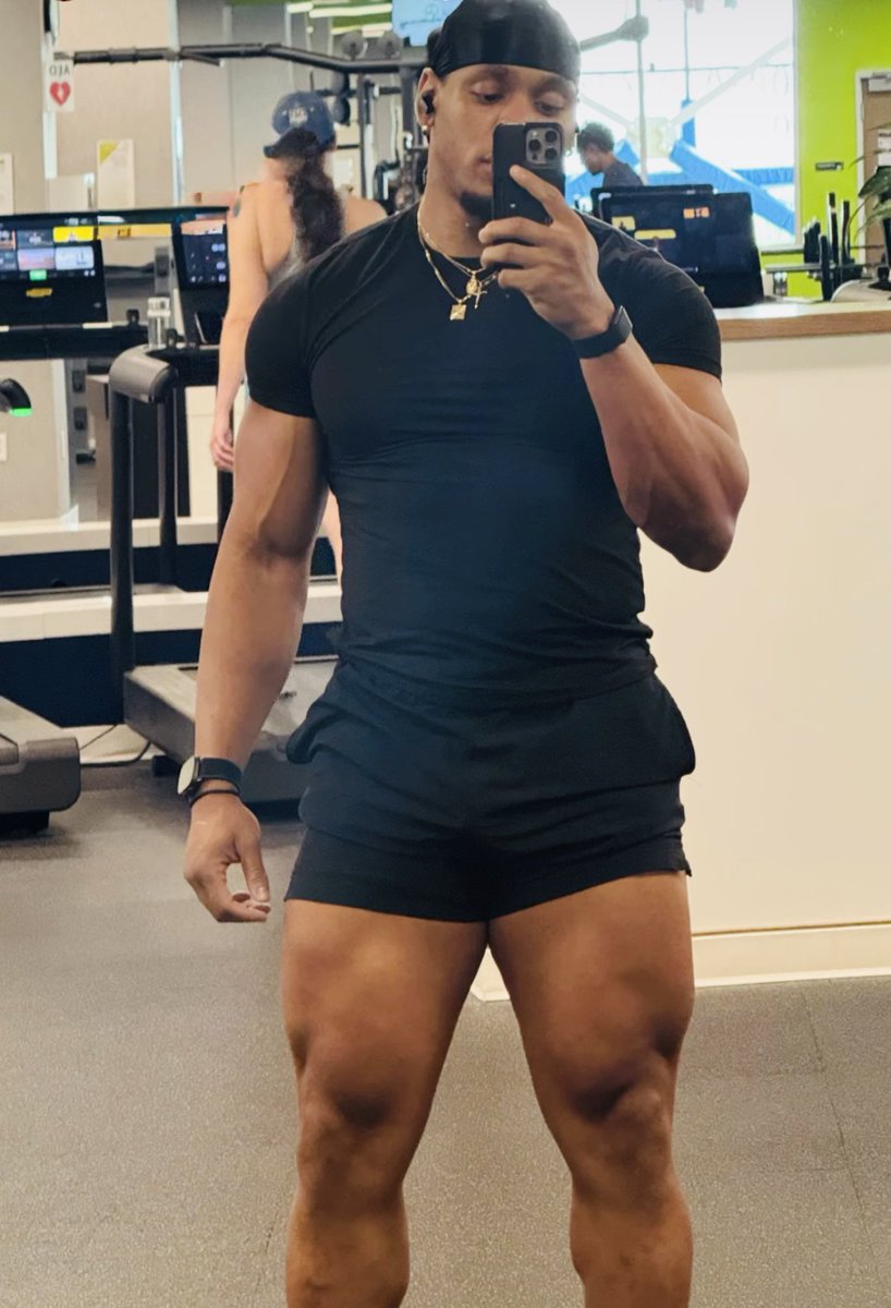 LucienOTM's tweet photo. gym flow on lock always. https://t.co/VDs8Tb4f8V