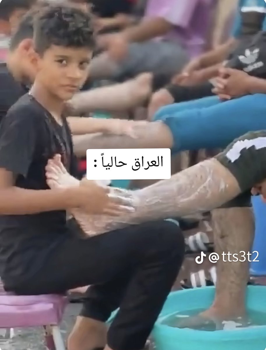 al39e_q8's tweet photo. الطفل العراقي في السابق عندما كان العراق عربي 
والطفل العراقي اليوم مع وجود الكواولة وذيول ايران https://t.co/56oxMYGPXX