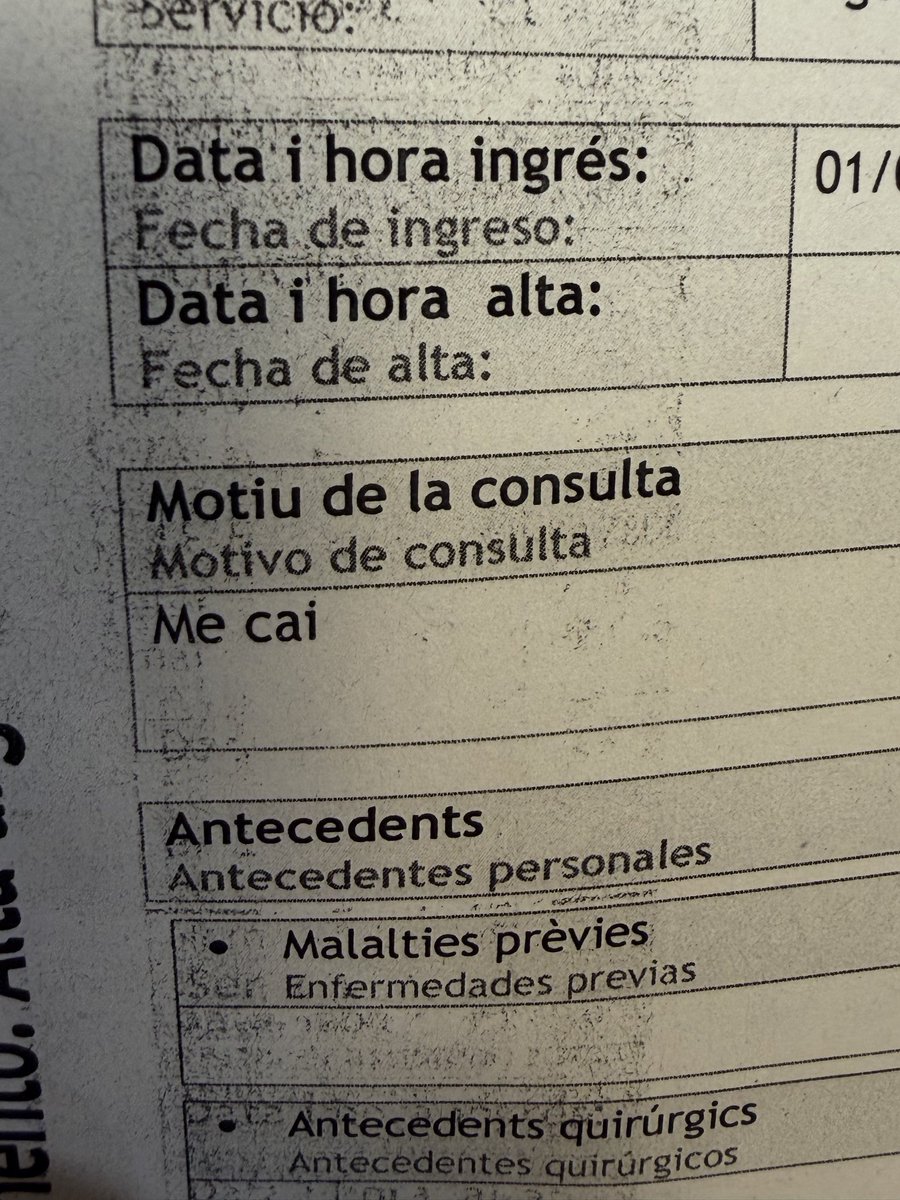 RogerUsart's tweet photo. La meva parella ha tingut un petit accident a la muntanya, si en voleu saber els detalls, llegiu el motiu de la consulta que ha redactat el metge.
@etfelicitofill https://t.co/2VTU8BAT45