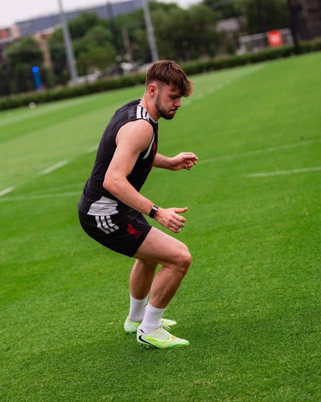 Benedict_Juno's tweet photo. New Conor Bradley continuing his rehabilitation in Chicago 💪 https://t.co/vm5MKgWkAe
