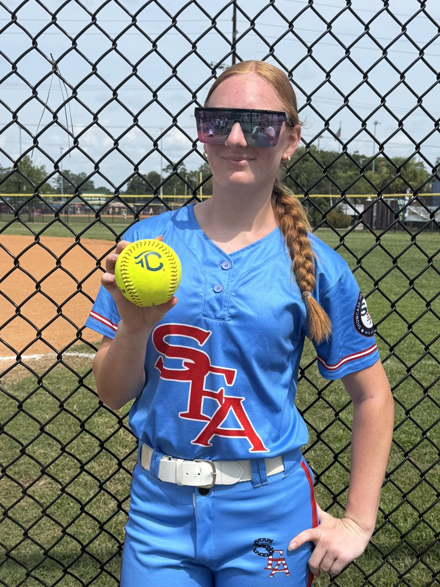 TaylorH2029's tweet photo. First home run but last game of the season. @HokiesSoftball @SFAva16u https://t.co/2J3JiBPVFA