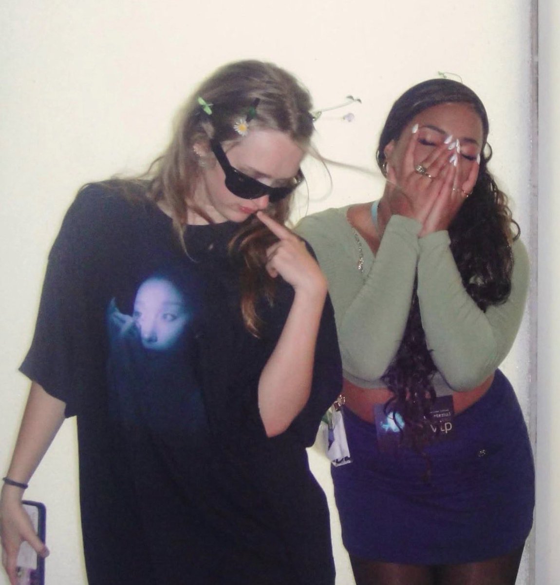 offcampusrprt's tweet photo. 📰 India Fowler recentemente em um dos shows da Ariana Grande 🩷 https://t.co/NsPJ0VBqP0