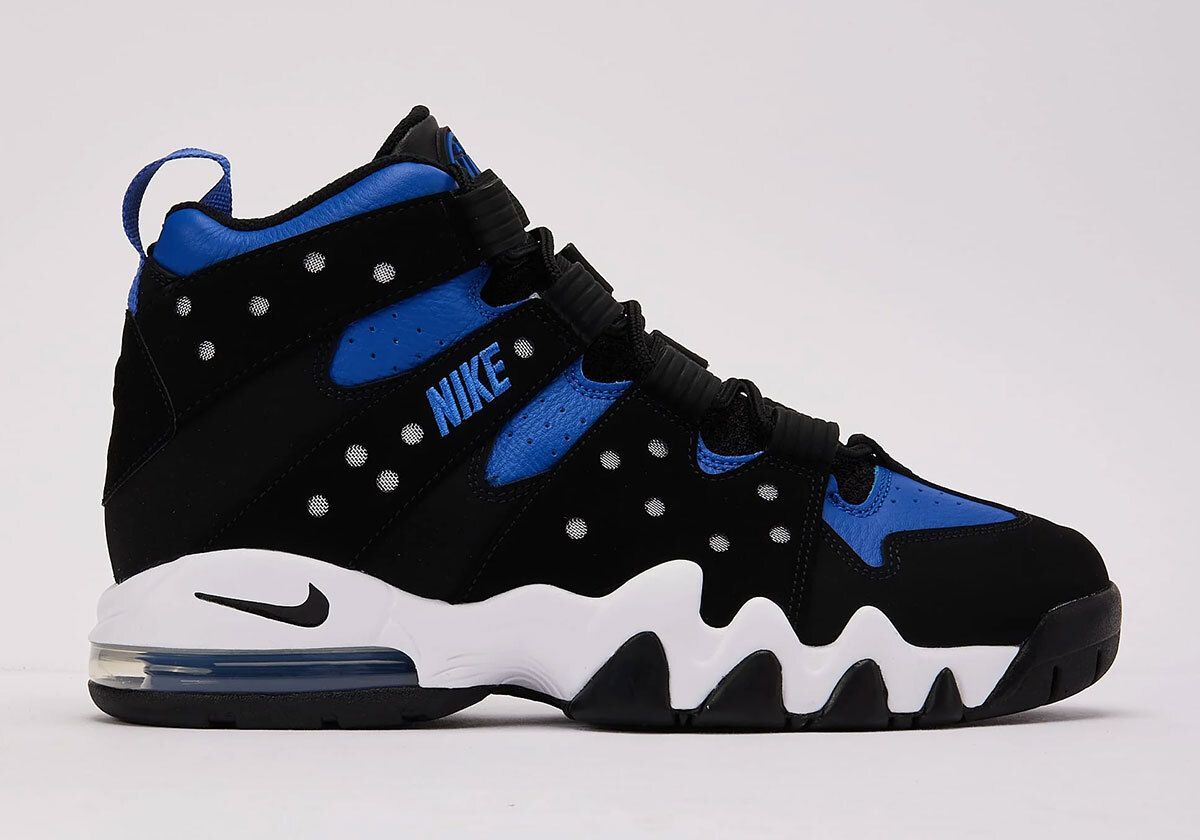 SneakerNews's tweet photo. Nike Air Max2 CB 94 "Varsity Royal" finally returns on August 14th 💙

Full details >> https://t.co/H8DmBkrnVP https://t.co/SloJE9cOve