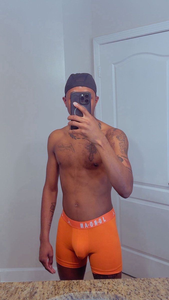THEEREALCEEJ's tweet photo. Since I haven’t posted in a while. ✊🏽🦊 https://t.co/h5blBf0l5I