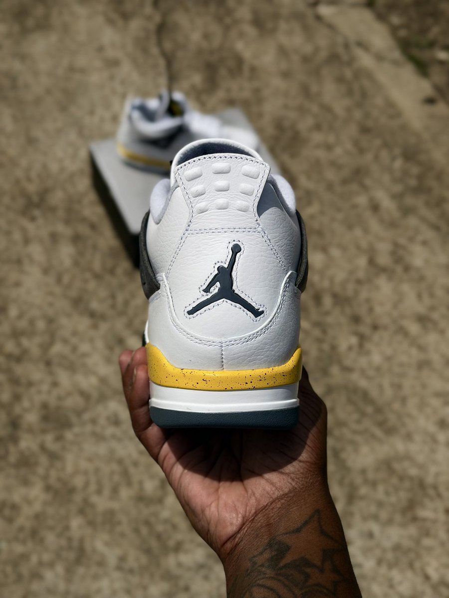 JitTheBeast's tweet photo. tour yellow junts. 20 years later, i finally got em. https://t.co/wDh5MlNZYE