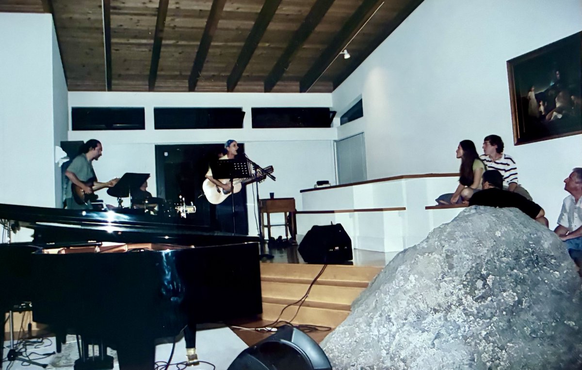 gmarksmusic's tweet photo. 2003. San Francisco Bay Area.
We called it the Rock House - built around a massive boulder.
A rare live show with my band, celebrating Bountiful.
The police showed up right after the encore… neighbors complaining about the noise.

No better way to end a night of rock ’n roll. https://t.co/AjaNXy81qo