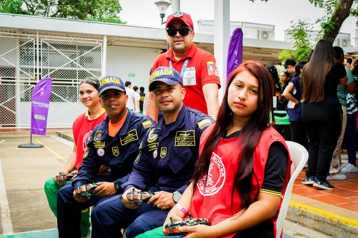 FuerzasMilCol's tweet photo. Nuestra @ArmadaColombia conteibuye a impulsar la innovación y el desarrollo de la Orinoquía participando en Colombia 5.0 – #Vichada. Un espacio que fortalece la tecnología, el emprendimiento y el trabajo interinstitucional para construir un mejor futuro para la región.
#TodosSomosColombia