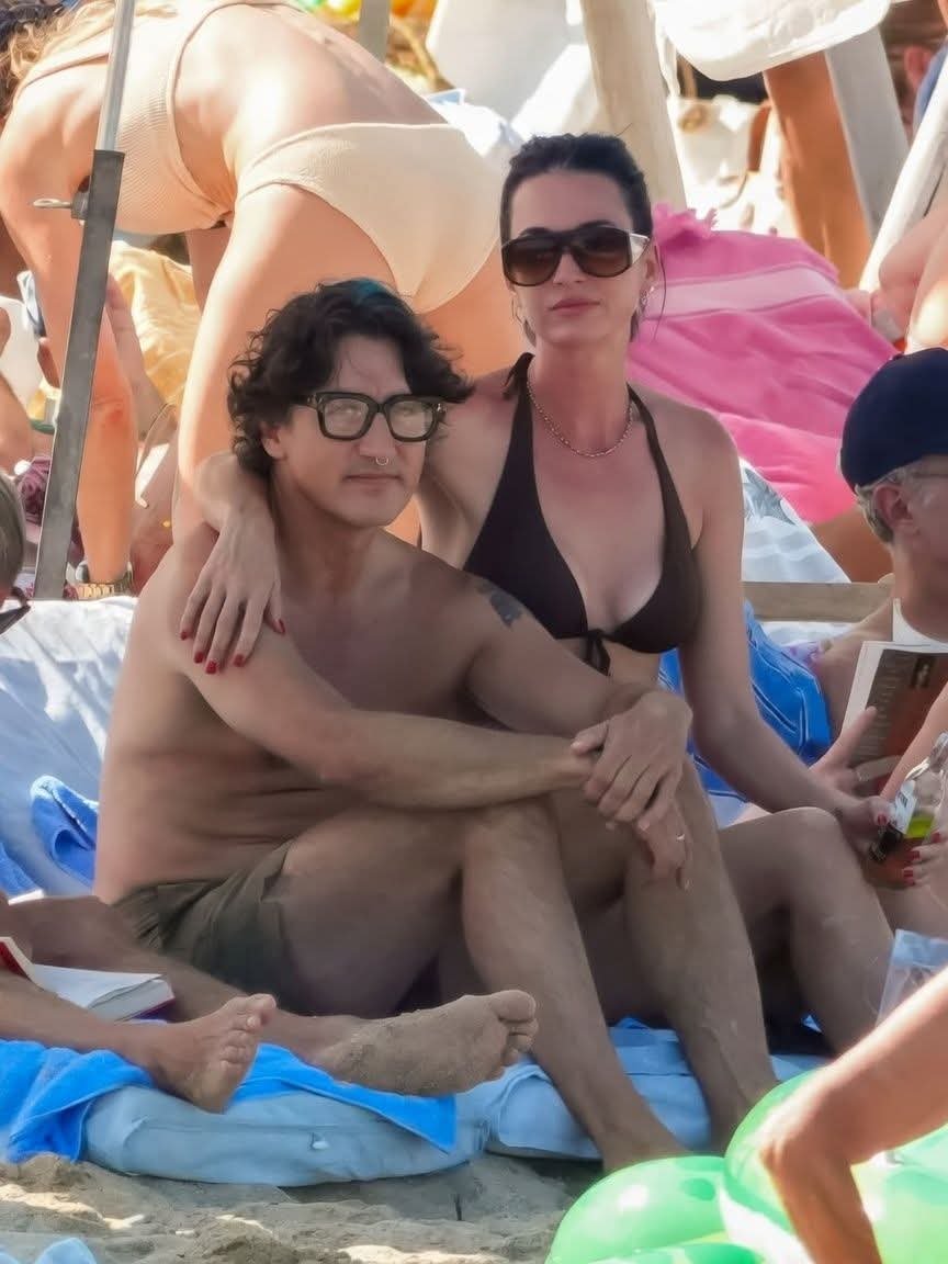 PaganheartH's tweet photo. Justin Trudeau's transformation into a lesbian is almost complete. https://t.co/eFmKrYhXoG