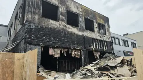 ynetnews's tweet photo. Popular kosher restaurant in Montreal destroyed in suspected arson attack

Police said a person was seen leaving shortly after the fire began, while lawmakers urged investigators to examine whether the Jewish-owned business was targ...

https://t.co/SDYP7A7bZA https://t.co/zlpRkQYm7W