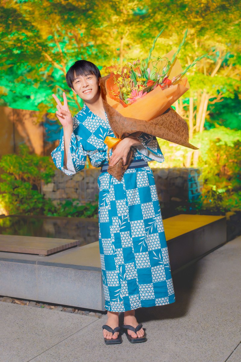 TVGweb's tweet photo. 「キスは捜査のあとで」
渡部秀＆齋藤璃佑らがオールアップ❗️
シーズン2への思いも口に…

「璃佑くんにはそのままでいてほしい」
「精神的にも秀くんに助けられた」

原作者・すう氏のコメント、
第2話のあらすじ＆場面写真も到着👮🏻‍♂️

https://t.co/rslZtOjmSF

#キスあと https://t.co/o1AhKQ8cvx