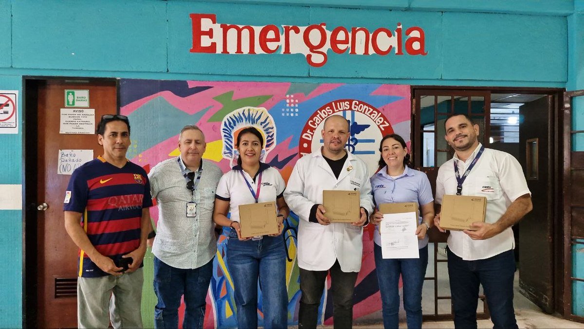 salaprensaCantv's tweet photo. #1Ago En el estado Táchira, personal técnico de Cantv instaló el servicio Aba Ultra, 100% fibra óptica, en la Clínica Popular de Puente Real, ubicada en la parroquia San Juan Bautista de San Cristóbal. Esta solución tecnológica brindará Internet de alta velocidad y telefonía IP a áreas estratégicas como el Laboratorio, Farmacia, Dirección, Emergencia y Gestión Humana, optimizando las labores del personal sanitario.