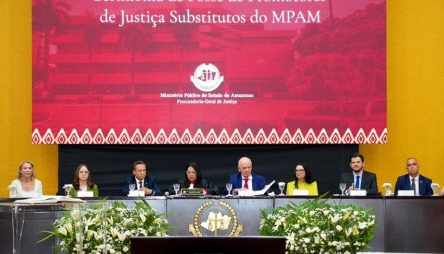 MulherAmazonica's tweet photo. 🛑 Em Destaque: Prefeito Renato Junior prestigia posse de novos promotores de Justiça e destaca diálogo entre instituições em favor da população  

🌐 Leia a matéria completa em nosso site:  https://t.co/iEXB3X2dNy https://t.co/Bm2s6j3M1o