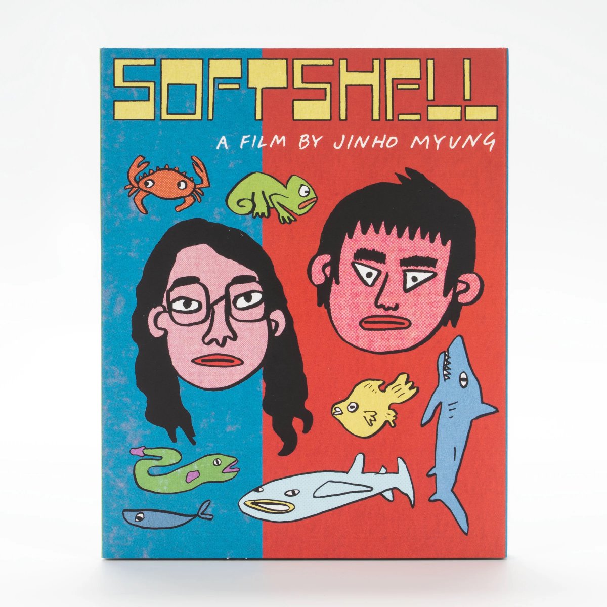 disc_connected's tweet photo. ***ANNOUNCEMENT***
Now available on Blu-ray and shipping at the end of this month in the US from the @VinegarSyndrome website from @OCNDistro #PartnerLabel @Factory_25: #Softshell (2026)!
This special limited edition slipcover is limited to 500 units
Following the death of their mother, a Thai-American brother and sister navigate living in New York City and beyond. Jamie plans an impromptu trip for her and her brother to get out of the city. Along the way, and upon their return to New York, the two siblings face a series of unexpected revelations. Shot on 16mm, Softshell gives the mumblecore aesthetic a unique Asian American worldview.
directed by: Jinho Myung
starring: Caledonia Abbey, Legyaan Thapa, Heen Sasithorn, David Santino, Johnny Zito
2026 / 86 min / 1.78:1 / English DTS-HD MA 2.0
Additional info:
Region Free Blu-ray
Andrew Bujalski and Jinho Myung in conversation
Cast and Crew commentary
16mm short films
32 Page Booklet with writing by Rebecca Turner, Daniel Kim, Chi Pham and Eric Hatch
English, Thai subtitles
Trailer: https://t.co/G9BjMLq2jl
https://t.co/cMwjpLJa7J
#BluRay #PhysicalMedia #BluRays #BoutiqueBluRay #CultMovies #DiscConnected #OCNDistribution #VinegarSyndrome #Factory25 #JinhoMyung