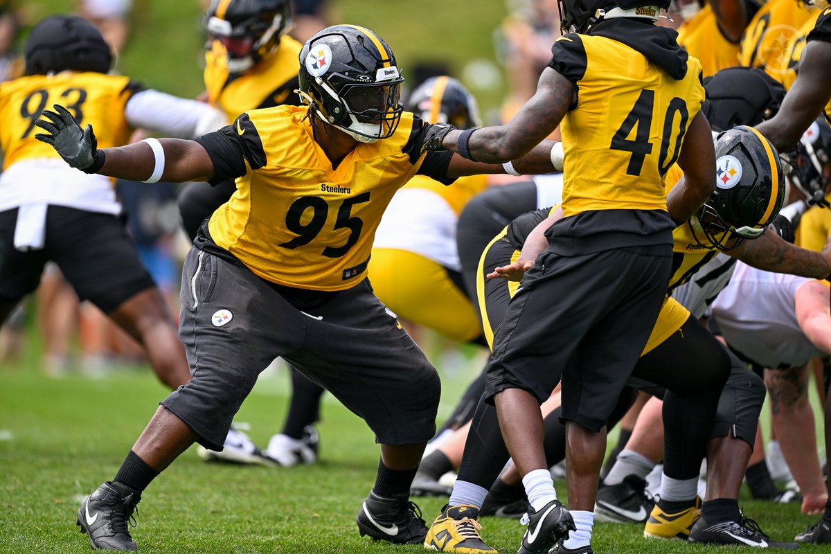 steelers's tweet photo. Business as usual 🔒

@Acrisure | 📸: https://t.co/55VkLiZzuf https://t.co/GuU8ESOmEI