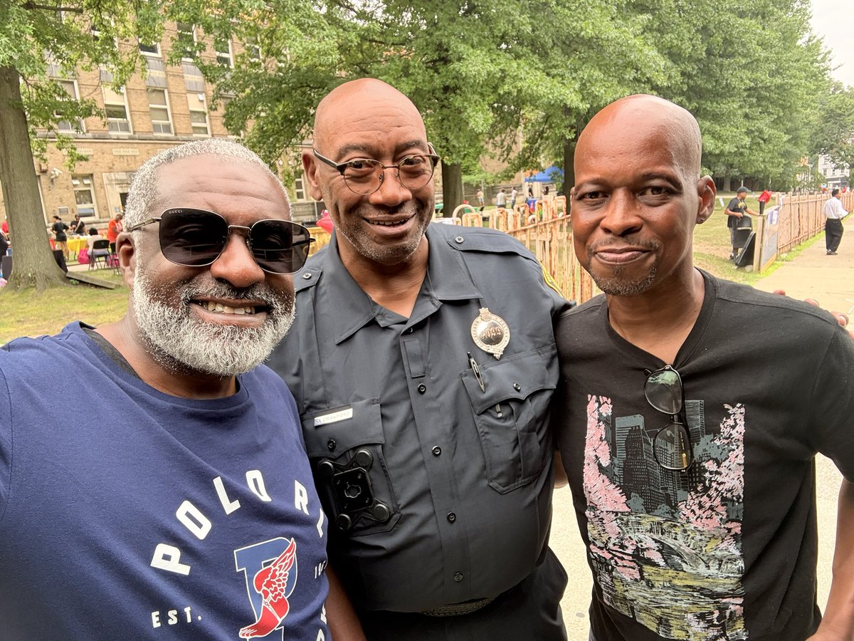 CouncilorMosley's tweet photo. Many thanks to the good folks from Lincoln-Lemington-Belmar for the invitation and warm reception at today's Community Day at Catalyst School on Lemington Avenue. It was special treat to join community leaders in celebrating Charlise Smith’s birthday. #District9PGH https://t.co/UJFV8mjvcA