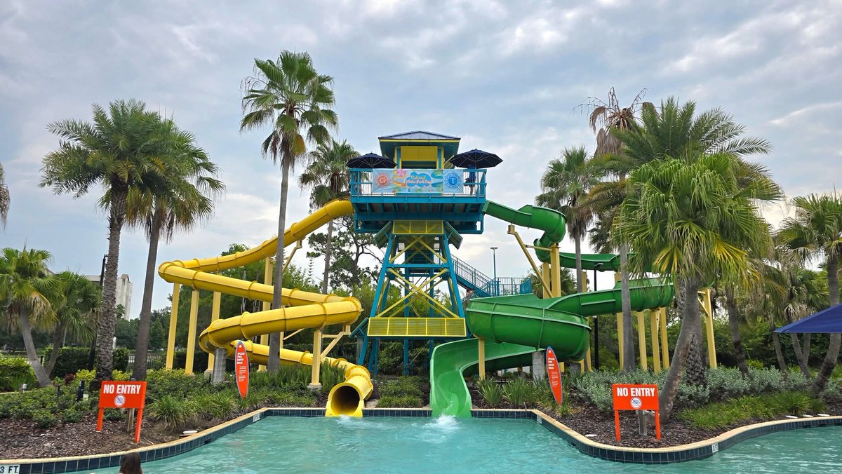 Midway_Mayhem's tweet photo. @TheGroveResort #nationalwaterparkday #waterpark #thegroveresort #flowrider https://t.co/iRPPlTFD1H
