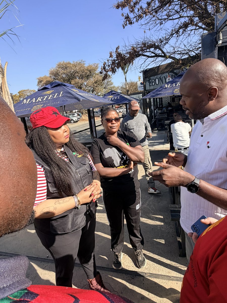 effsubregional's tweet photo. Today, the EFF’s mayoral candidate for the City of Johannesburg, Dr. Tlaleng Mofokeng, visited Ward 111, specifically the Ebony Park voting district (VD), one of the strongest VDs in the ward. EFF sub-region A will deliver the people’s mayor. @drtlaleng https://t.co/AEZmYfukxf