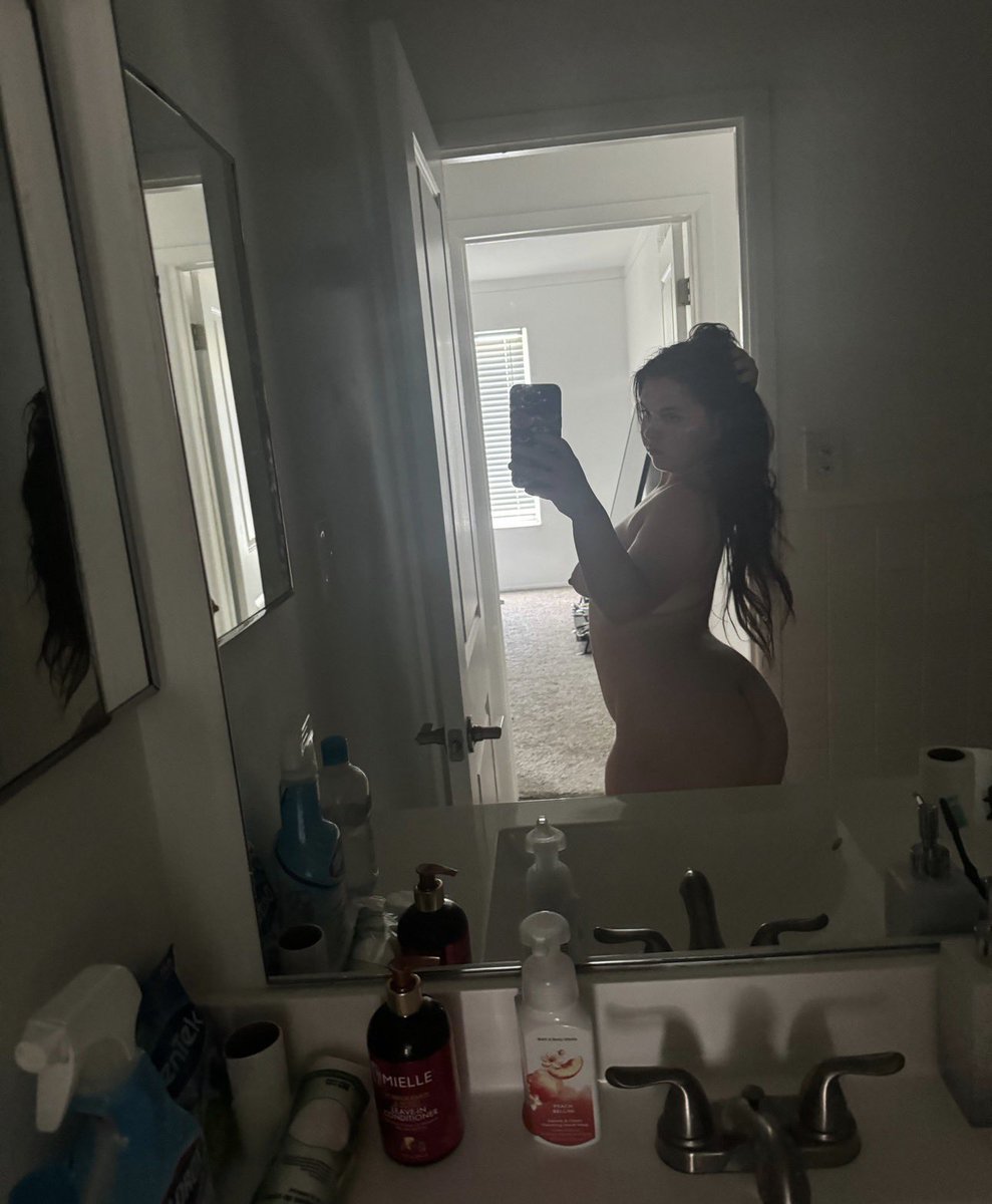 azariahla0's tweet photo. 🌻 dm for onlyfans link or menu 🤭 https://t.co/n6QZYfibdK