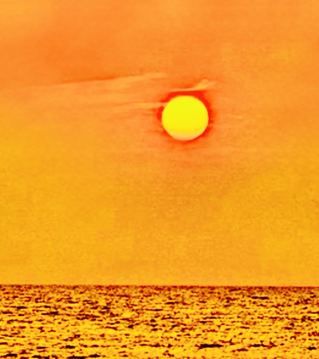 BFleurot's tweet photo. Un endroit magique pour admirer le coucher de soleil de la plage d’Hossegor 🧡💛📸B.Fleurot 💥 https://t.co/iJKLyNK9IS