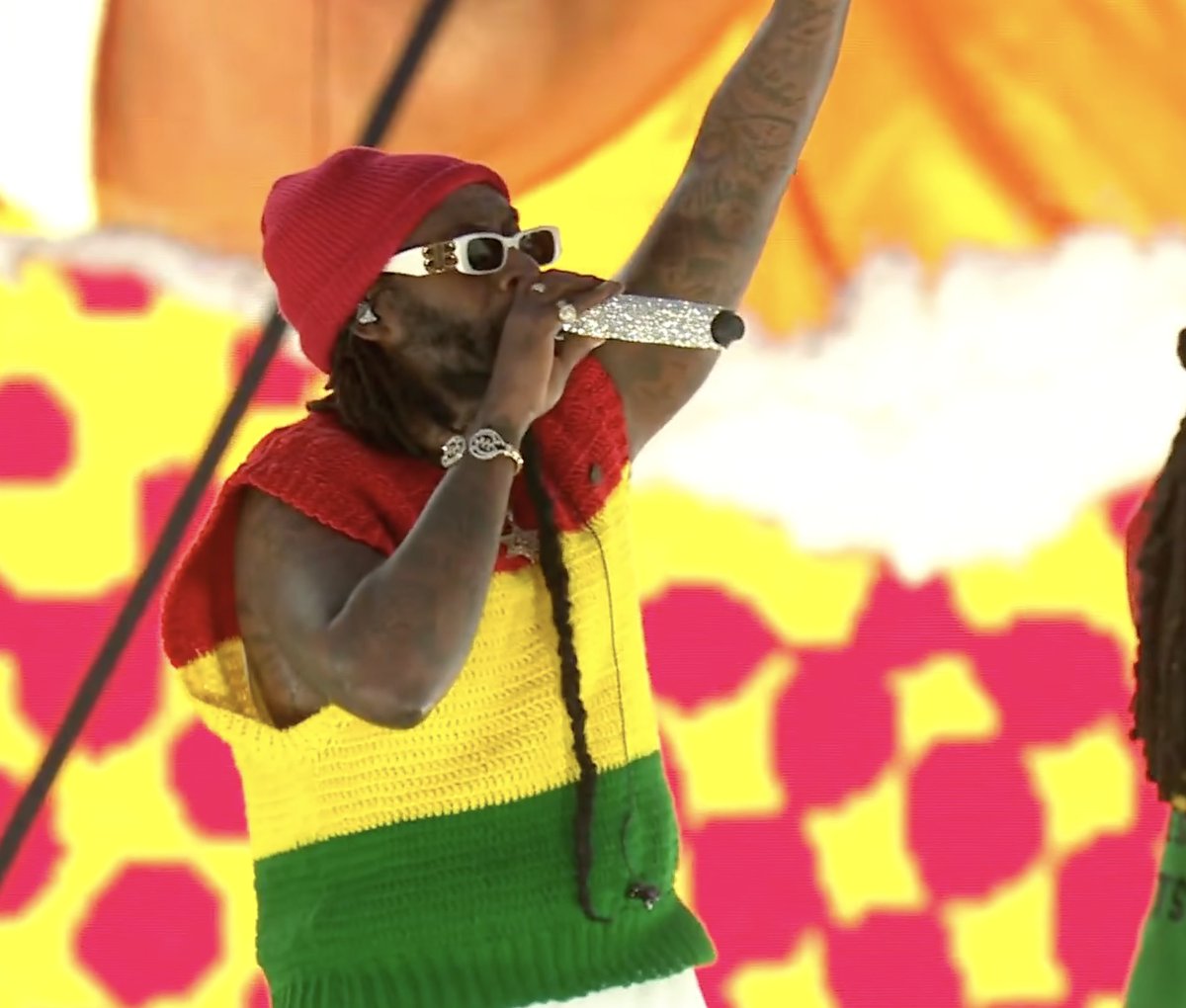 JuniorRodigan's tweet photo. "Reggae music is popular because of the POWER. A lot of people don't like it because of that" 

~ @tarrusrileyja at #ReggaeLandUK 
before he sang his version of Bob Marley's REDEMPTION SONG blended with his own classic LION PAW 
after he had the 35,000-plus people all silent as a tribute to the late FANTAN MOJAH

Gwaaaaaaaaan Singy 
You are a legend inna this 
Commanding Performace alongside Dean Fraser and the Black Soil Band