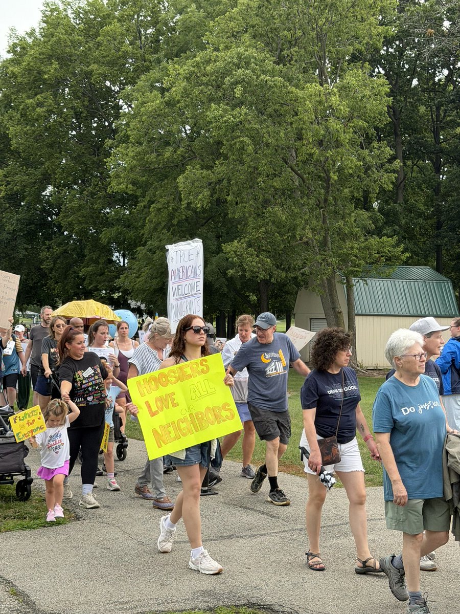 byjackforrest's tweet photo. The scene at Fishers’ pro-immigrant march, organized in response to a deportation rally planned in the city. Hundreds of marchers @INCapChronicle https://t.co/O3IImeT73C