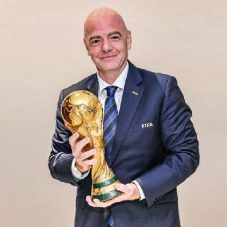 Mercado_Ingles's tweet photo. 🚨💰 Gianni Infantino tenía en la mira recibir un salario de 30 millones de dólares anuales más bonificaciones por liderar la nueva empresa de la FIFA, dicen los denunciantes.

Ahora que el plan "cutre" se ha derrumbado, las confederaciones más poderosas del fútbol están actuando en su contra.

[Martyn Ziegler]