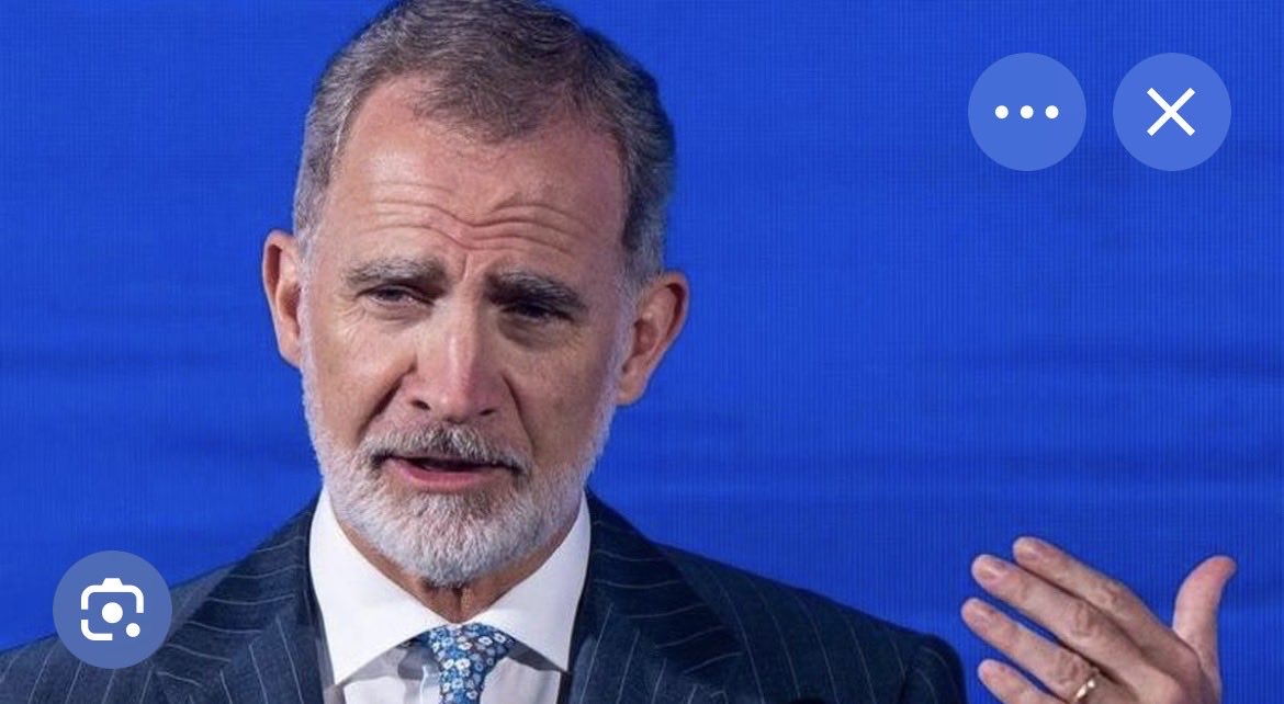 ErnestoEkaizer's tweet photo. APUNTE 1. El rey dice que está indignado, pero no dice con quién ni precisa por qué. Dice que el Estado debe velar por la seguridad y evitar que esto se repita. Felipe VI se suma a Feijóo, Abascal,Trump, Meloni, Ben Gvir, Le Pen…Ni palabra sobrr su hermano Mohamed   de Marruecos https://t.co/9dbeXnwOCS