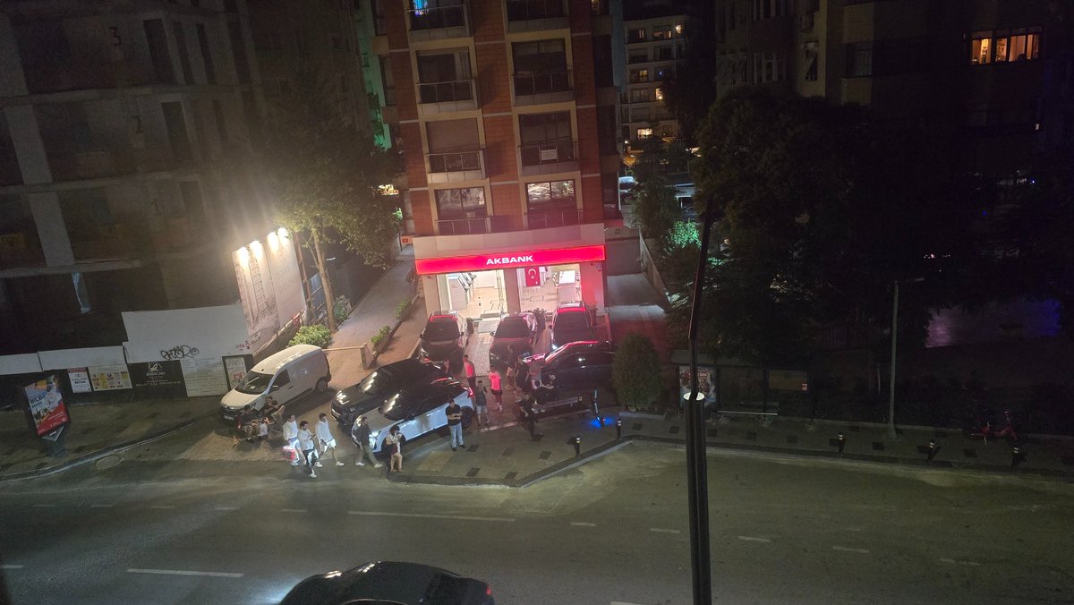 Uraltay's tweet photo. @EmniyetGM  istanbul un göbeğinde Kalamış' ta durum bu, bu her gün hher gün benzer şekilde. 
İnsan gerçekten üzülüyor. https://t.co/dDQVKVub1U