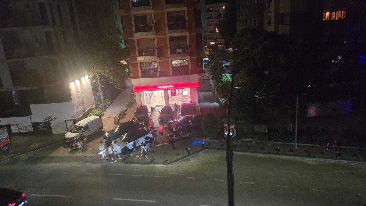 Uraltay's tweet photo. @EmniyetGM  istanbul un göbeğinde Kalamış' ta durum bu, bu her gün hher gün benzer şekilde. 
İnsan gerçekten üzülüyor. https://t.co/dDQVKVub1U