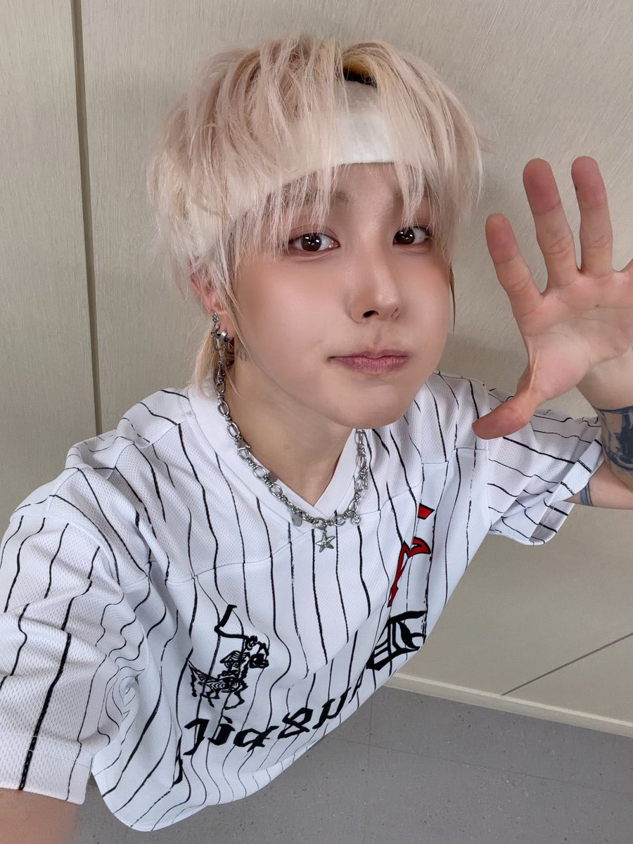 helloimwa33's tweet photo. 내 복숭아햄슈따얌 수고해쏘 https://t.co/7fdg12SIO7