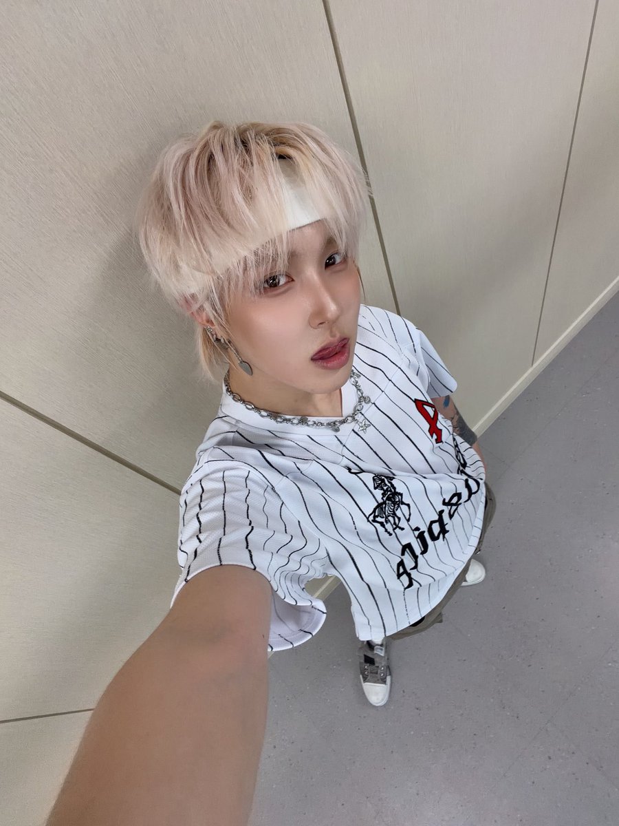 helloimwa33's tweet photo. 내 복숭아햄슈따얌 수고해쏘 https://t.co/7fdg12SIO7