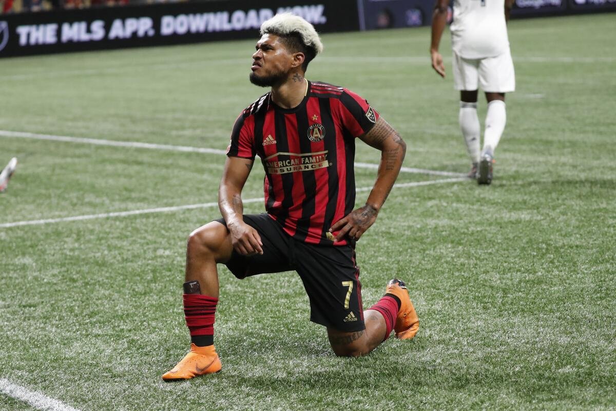 AlexYanezFC's tweet photo. Jugadores venezolanos sin contrato conocido 🇻🇪:

José Martínez (31) - Pivote
Josef Martínez (33) - Delantero centro
Mikel Villanueva (33) - Defensa central
Aitor López (27) - Extremo izquierdo
Darwin González (32) - Extremo izquierdo
Albert Barboza (25) - Lateral izquierdo
Yanniel Hernández (29) - Lateral izquierdo
Luis Corredor (28) - Portero
Ernesto Torregrossa (34) - Delantero centro
Ridenson Morillo (25) - Mediocentro ofensivo
Jorge Graterol (26) - Portero
Moisés Gallo (28) - Portero
Enmanuel Moreno (26) - Delantero centro
Elías Ajam (21) - Extremo derecho
Hermes Rodríguez (26) - Defensa central
Robin Ramos (27) - Mediocentro ofensivo
Juan Carlos Ortíz (32) - Extremo derecho
Henry Plazas (33) - Defensa central
Raudy Guerrero (32) - Extremo derecho
Jesús Chima (24) - Lateral derecho
Juan Monsanto (21) - Extremo derecho
José Reyes (24) - Mediocentro
Luis Arenas (27) - Extremo derecho
Luis David González (27) - Mediocentro ofensivo
Clyde García (24) - Defensa central
Róger Manrique (27) - Defensa central
Anderson Contreras (25) - Mediocentro ofensivo
Alejandro Fuenmayor (29) - Defensa central
David Solarte (27) - Portero
Jaiser Altamar (19) - Extremo izquierdo
Diego Brito (22) - Mediocentro
Diego Valencia (21) - Defensa central
Edwin Gallego (22) - Extremo derecho
Víctor Navas (25) - Extremo derecho
Andrés Farreras (25) - Lateral derecho
Marber Suárez (26) - Extremo izquierdo
Miguel Umbría (27) - Lateral derecho
Junior Moreno (26) - Pivote
Raúl Torres (30) - Defensa central
Junior Cedeño (35) - Pivote
Óscar González (34) - Lateral izquierdo
Luis Terán (32) - Portero
Wilker Ángel (33) - Defensa central
Carlos Suárez (34) - Mediocentro
Tomás Rincón (38) - Pivote
Hugo Sanchez (28) - Defensa central
Rogger Martins (18) - Extremo izquierdo
Jesus Querales (19) - Lateral izquierdo
Larson Pirela (20) - Lateral derecho
Fernando Cañada (25) - Defensa central
Kelvin Pacheco (19) - Extremo derecho
José Castellano (21) - Lateral izquierdo
Elías Viloria (21) - Portero
Daniel Rangel (25) - Pivote
Jesus Ospino (21) - Extremo izquierdo
Keiver Pérez (22) - Extremo derecho
Giovanni Quatromani (23) - Lateral derecho
Gabriel Monjes (21) - Delantero centro
Bryant Albizo (23) - Lateral derecho
Jesús Alvarado (24) - Lateral derecho
Germán Contreras (25) - Lateral derecho
Óscar Jiménez (23) - Lateral izquierdo
Julio Ruíz (30) - Mediocentro
Carlos Gorrochotegui (26) - Mediocentro ofensivo
Ismael Romero (28) - Defensa central
Jorge Páez (30) - Mediocentro ofensivo
Carlos Lujano (35) - Defensa central
Daniel Saez (18) - Mediocentro
Barnavi Cassiani (19) - Lateral derecho
Anthoni Neira (22) - Extremo izquierdo
Yunior Tovar (?) - Lateral derecho
Franger Urbaneja (21) - Extremo derecho
Jhon Perez (21) - Mediocentro
Gabriel González (21) - Lateral derecho
Jorge Herre (19) - Portero
Nelson Infante (23) - Defensa central
Jhosniel Beleño (22) - Extremo derecho
José Moreno (21) - Extremo derecho
Victor Moncada (22) - Defensa central
Jean Mujica (22) - Extremo izquierdo
Rayger Noriega (29) - Defensa central
Fabrizio Montilla (21) - Lateral derecho
Jesús Rengel (22) - Extremo derecho
Carlos Roca (20) - Mediocentro
Richard Iriarte (22) - Mediocentro
Miguel Vidal (22) - Lateral izquierdo
Jan San Lorenzo (24) - Extremo derecho
Víctor Monsalve (25) - Lateral izquierdo
Guillermo Guzmán (24) - Defensa central
Robert López (24) - Extremo izquierdo
David Contreras (22) - Portero
José Rondón (26) - Delantero centro
Alejandro Viloria (26) - Mediocentro
Cleiderman Osorio (29) - Defensa central
José Barragán (26) - Delantero centro
José Hernández (30) - Defensa central
Anthony Graterol (31) - Lateral izquierdo
Javier Maldonado (32) - Defensa central
Denny Herrera (31) - Mediocentro
Jerry Flores (33) - Extremo derecho
Néstor Canelón (34) - Extremo derecho
Ricardo Villanueva (18) - Lateral derecho
Brayan Sandoval (19) - Lateral izquierdo
Diego Landaeta (21) - Delantero centro
Franyer Sandia (21) - Mediocentro
Brian Salas (24) - Lateral derecho
Enderson Torrez (18) - Lateral derecho
Yondairo Amador (23) - Portero
Elvis Maldonado (27) - Delantero centro
Carlos Rueda (29) - Pivote
Rubén Rivas (33) - Pivote
Anderson Palacios (18) - Extremo izquierdo
Dylan Salas (22) - Mediocentro
Santiago Maldonado (22) - Extremo izquierdo
Abdiel Carvajal (20) - Pivote
Jesús Gamarra (23) - Delantero centro
Joynner Rivera (33) - Lateral izquierdo