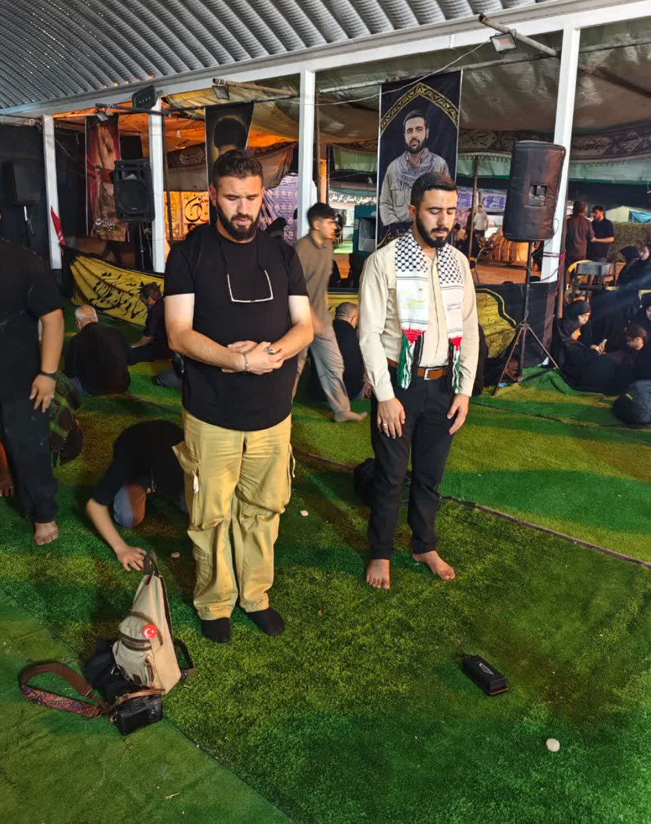 zhr1543699's tweet photo. وحدت
#یا_لثارات_الحسین 
#در_راه_حسین    90 https://t.co/RFXYXa9oSI