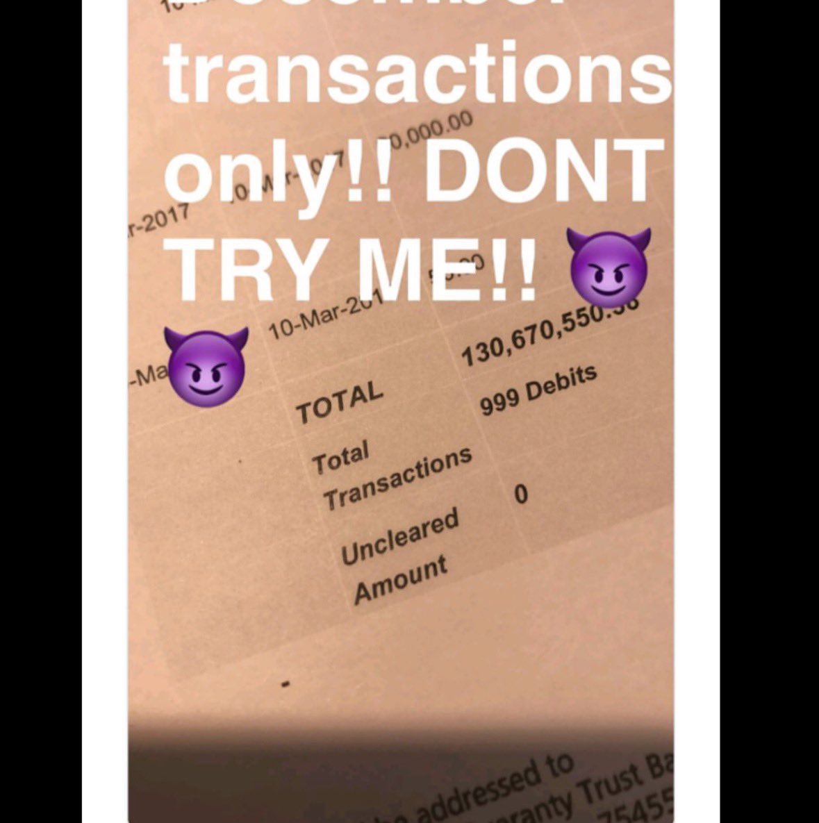 GREATCBFW4's tweet photo. The Davido and hushuppi saga 
Omo davido don chill sha o😂😂
Bro spent 11m$ at quilox that day!!!! https://t.co/D2bcH44rpk
