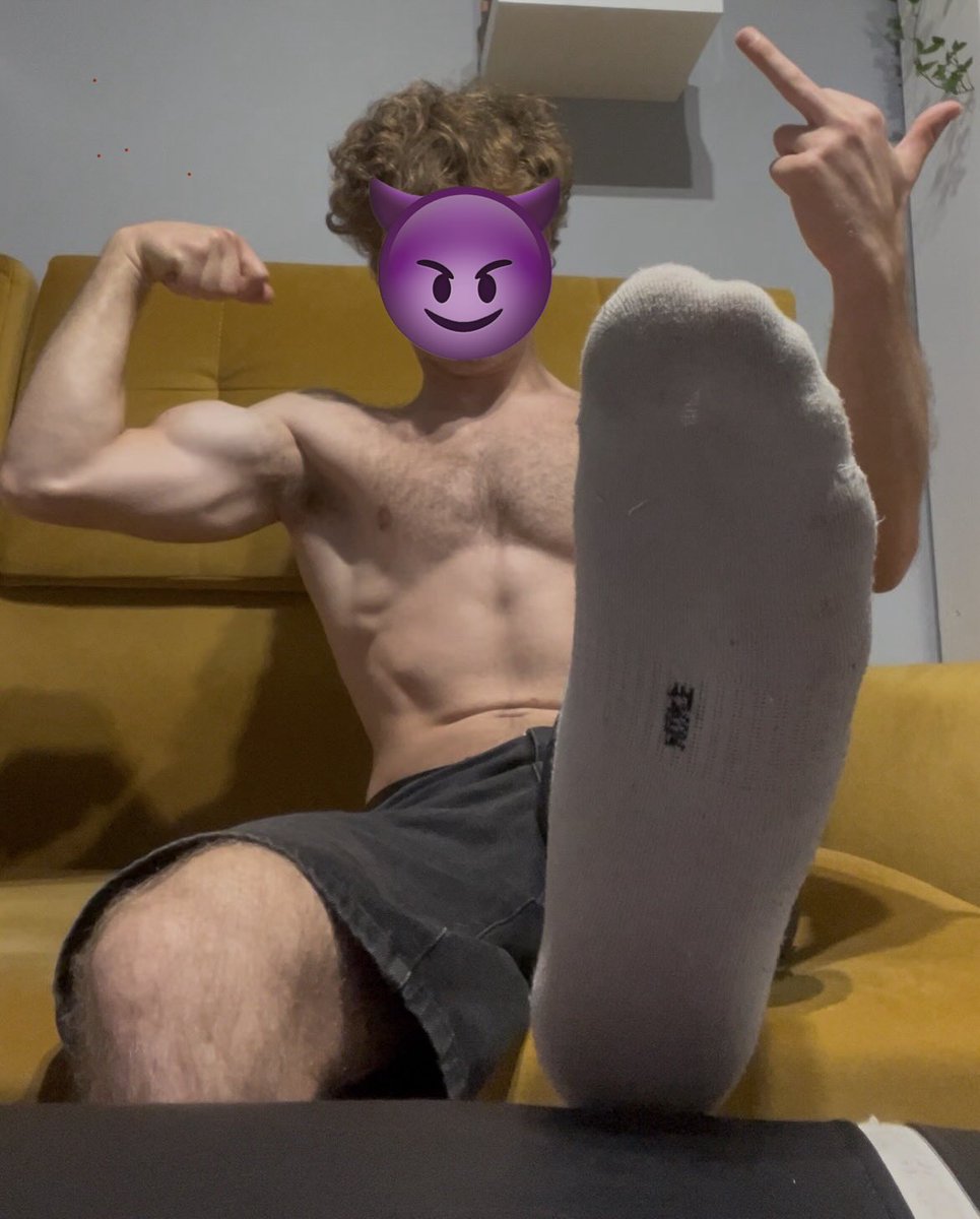 cashking07's tweet photo. Wchodź pod stope pizdo, wąchaj i poczuj jak staje ci maluszek😂��, a teraz posłusznie generuj kod i wysyłaj w dm🙇🏼🏧
#cuckold #findompl #feetworship #master #soxy #paypig #cashmaster #blik #cwel #bankomat https://t.co/nfqsIUQVOG