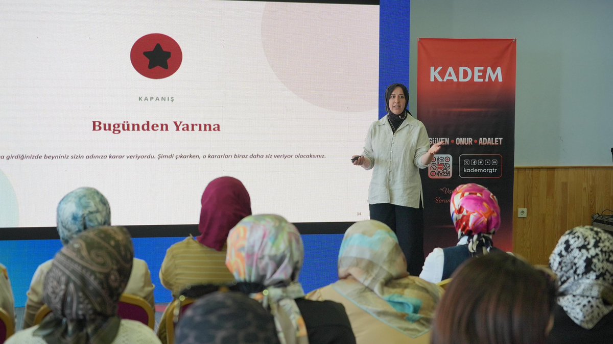 kademorgtr's tweet photo. Kadının onuruyla yaşayacağı güvenli bir toplum ve adaletli bir gelecek için bilgiyi sahaya taşıyan gönüllü eğitimcilerimizle bir araya geldik. 🌿

Türkiye’nin dört bir yanından katılan gönüllü eğitimcilerimizle gerçekleştirdiğimiz kampımızda kadın hakları, şiddetle mücadele, aile, hukuk ve toplumsal farkındalık alanlarındaki eğitim içeriklerimizi ele aldık.

Motivasyon programları, uygulamalı çalışmalar ve deneyim paylaşımlarıyla bilgi ve yetkinliklerimizi güçlendirdik. Aynı hedef etrafında buluşmanın verdiği enerjiyle yeni dönem çalışmalarımıza hazırız. 📚🧡

#KADEM #AktifGönüllüEğitimciKampı