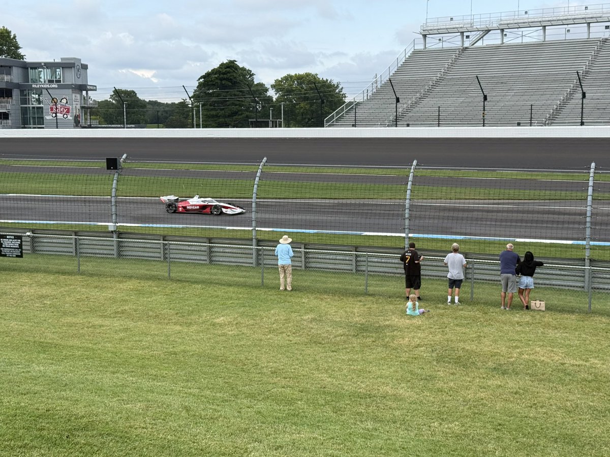 OpenWheelDoug's tweet photo. The IR-28 being driven by @AlexanderRossi today. I left a little after 3pm because weather in the area the county where I live has a tornado warning. https://t.co/BOBLaoxPYN