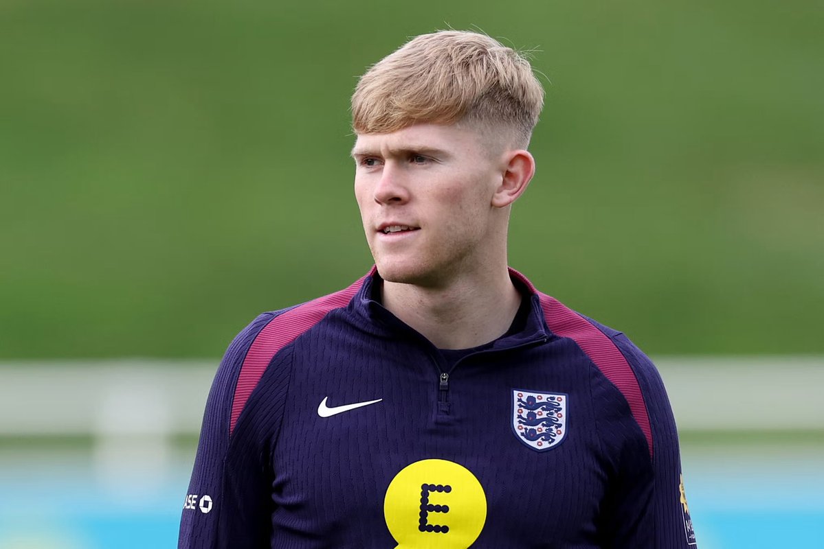 MarcoAlcaraz_'s tweet photo. 🚨EXCLUSIVE: Understand Newcastle have put a £70m price tag on Lewis Hall. 21yo is open to leaving #NUFC this summer and has already informed the club. Man Utd very interested, informal talks held with the player’s camp. No club‑to‑club talks yet, but #MUFC ready to move. https://t.co/EsitGteB4R