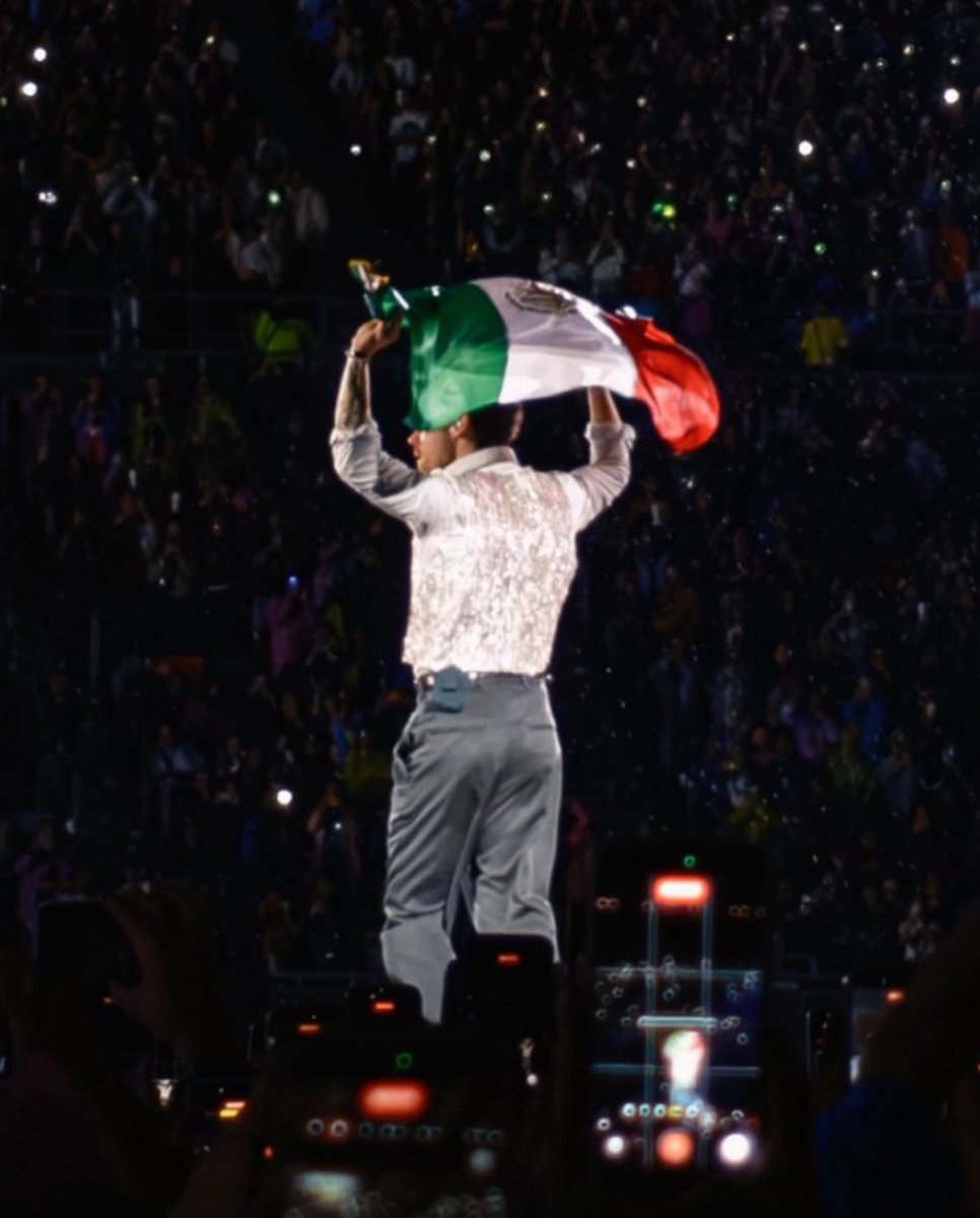 moonwalkhes's tweet photo. Harry y México juntos por siempre 🥹🇲🇽 https://t.co/QeO6FlbuOp