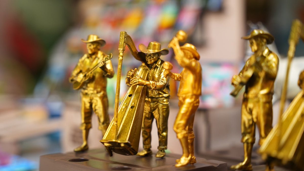 FNDCol's tweet photo. 🎁 ¿Buscando el regalo perfecto? En la Feria #ColombiaSonLasRegiones encontrarás artesanías, cafés, joyería, accesorios y productos hechos por manos colombianas que no verás en otro lugar.

🛍️¡Nos vemos en el Parque de la 93!
✅La entrada es gratuita
🔗 https://t.co/VjRcNDCbKo https://t.co/ieYZVEhved