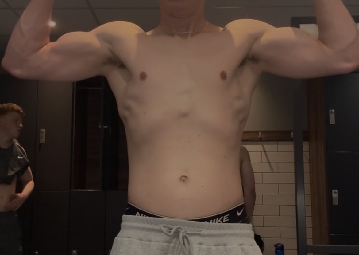 diviinetwt2's tweet photo. paw socks? #nsfwtwt #biceps #horny #groomable #groommetwt https://t.co/smpSoEnLKA