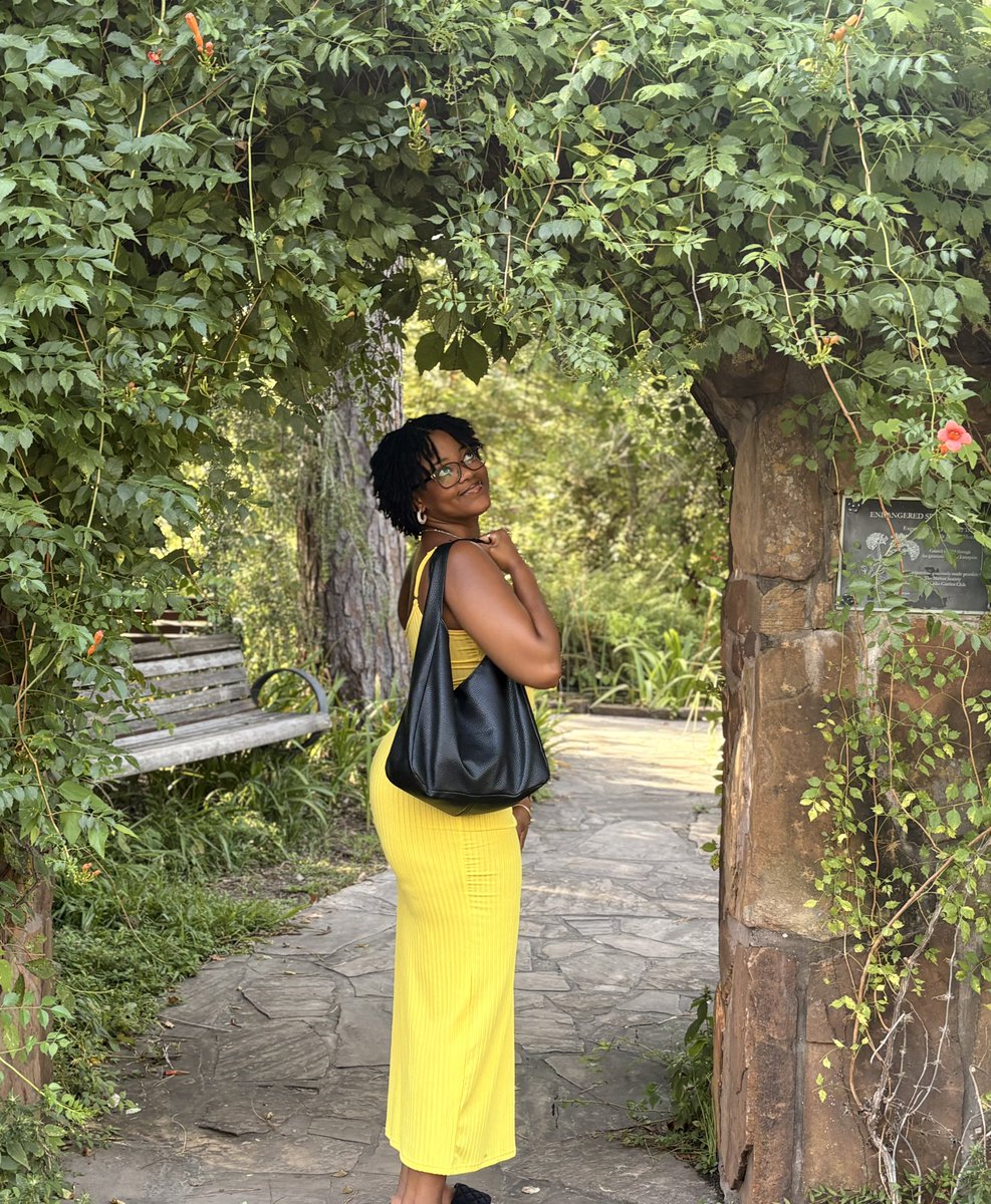Asiahnee's tweet photo. 🤓 https://t.co/4LCprvCfBJ